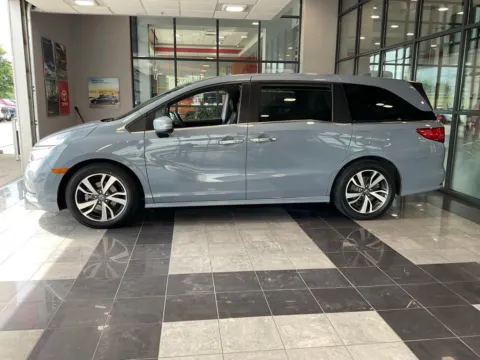 Another view of 2023 Honda Odyssey Touring for sale in Kansas City, MO at Jay Wolfe Toyota