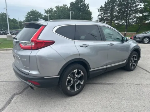 More photos of 2017 Honda CR-V Touring at Jay Wolfe Toyota, MO