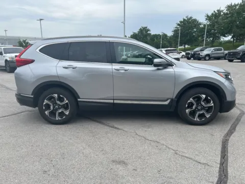 More photos of 2017 Honda CR-V Touring at Jay Wolfe Toyota, MO