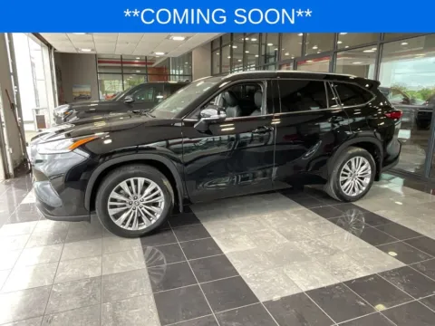 Another view of 2023 Toyota Highlander Platinum for sale in Kansas City, MO at Jay Wolfe Toyota