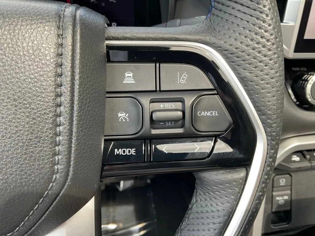 Toyota Tundra photo 13