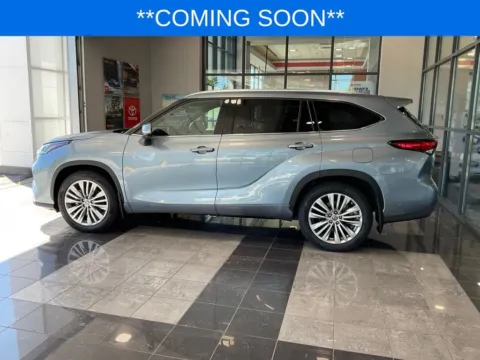More photos of 2023 Toyota Highlander Platinum at Jay Wolfe Toyota, MO