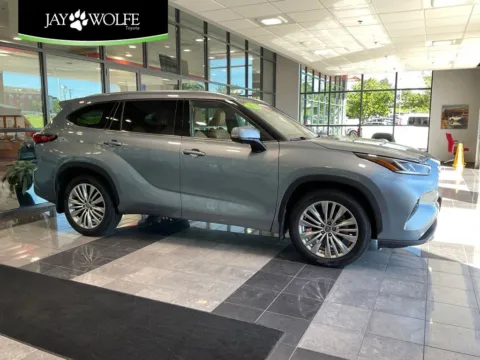 Blue 2023 Toyota Highlander Platinum for sale in Kansas City, MO