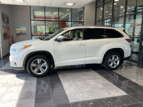 Another view of 2015 Toyota Highlander Limited for sale in Kansas City, MO at Jay Wolfe Toyota