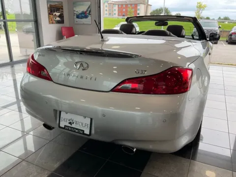 More photos of 2011 INFINITI G37 at Jay Wolfe Toyota, MO