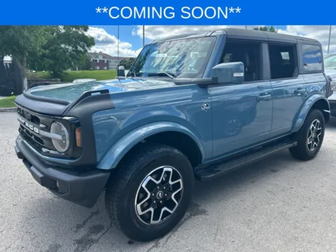 Blue 2023 Ford Bronco Outer Banks for sale in Kansas City, MO