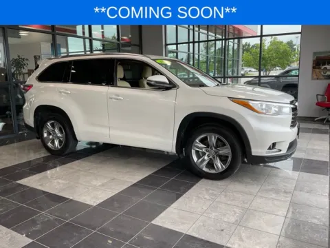 White 2015 Toyota Highlander Limited for sale in Kansas City, MO