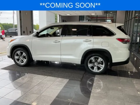 More photos of 2015 Toyota Highlander Limited at Jay Wolfe Toyota, MO