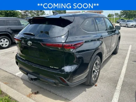 Another view of 2024 Toyota Highlander XLE for sale in Kansas City, MO at Jay Wolfe Toyota