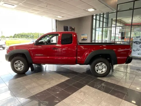 More photos of 2013 Toyota Tacoma at Jay Wolfe Toyota, MO