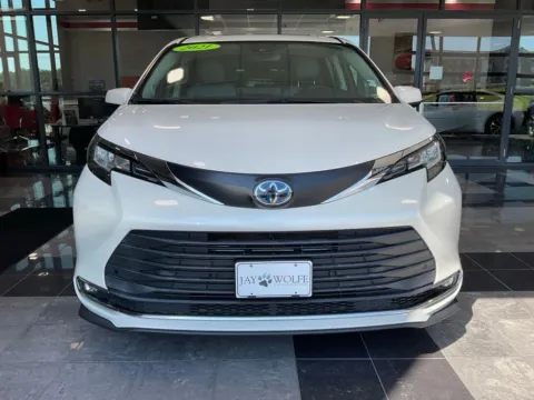 Photos of 2021 Toyota Sienna XLE for sale in Kansas City, MO at Jay Wolfe Toyota