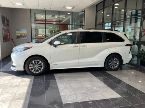 Another view of 2021 Toyota Sienna XLE for sale in Kansas City, MO at Jay Wolfe Toyota