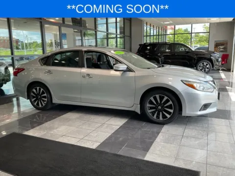 Silver 2017 Nissan Altima 2.5 SV for sale in Kansas City, MO