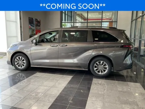 More photos of 2024 Toyota Sienna XLE at Jay Wolfe Toyota, MO