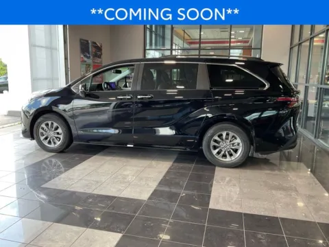 More photos of 2026 Toyota Sienna XLE at Jay Wolfe Toyota, MO