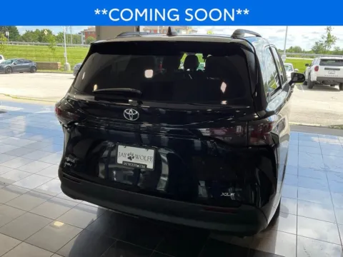 More photos of 2026 Toyota Sienna XLE at Jay Wolfe Toyota, MO