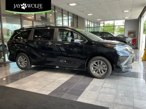Black 2026 Toyota Sienna XLE for sale in Kansas City, MO