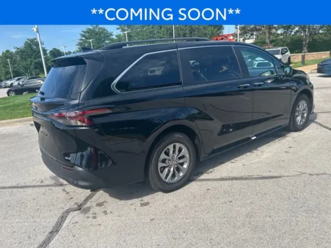 More photos of 2026 Toyota Sienna XLE at Jay Wolfe Toyota, MO
