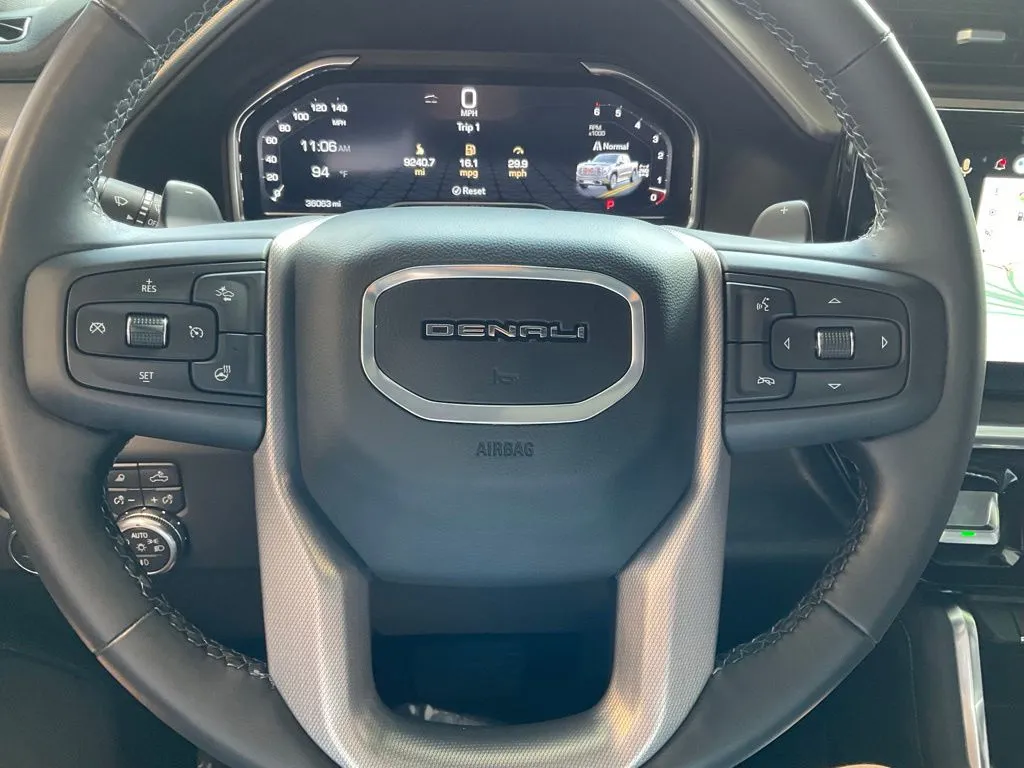GMC Sierra photo 11
