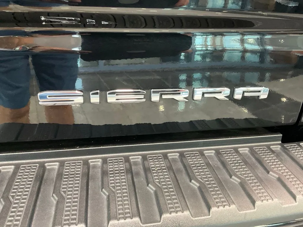 GMC Sierra photo 23