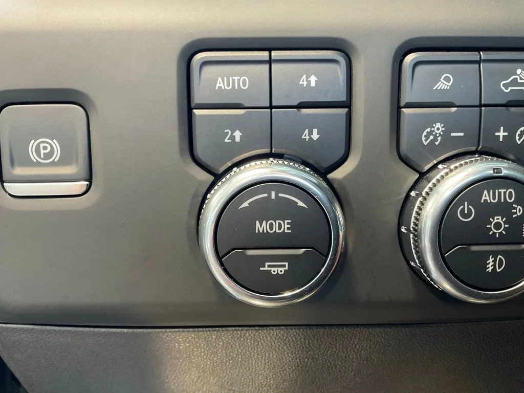 GMC Sierra photo 18
