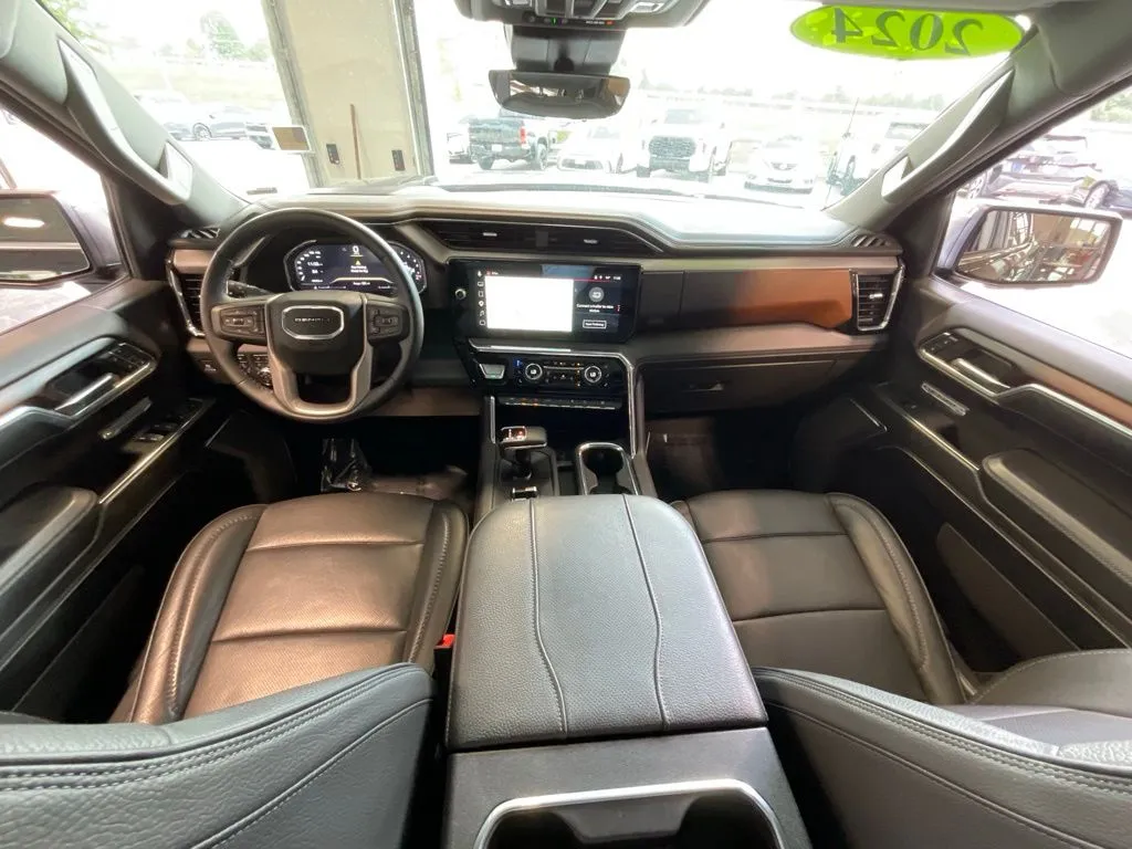 GMC Sierra photo 8