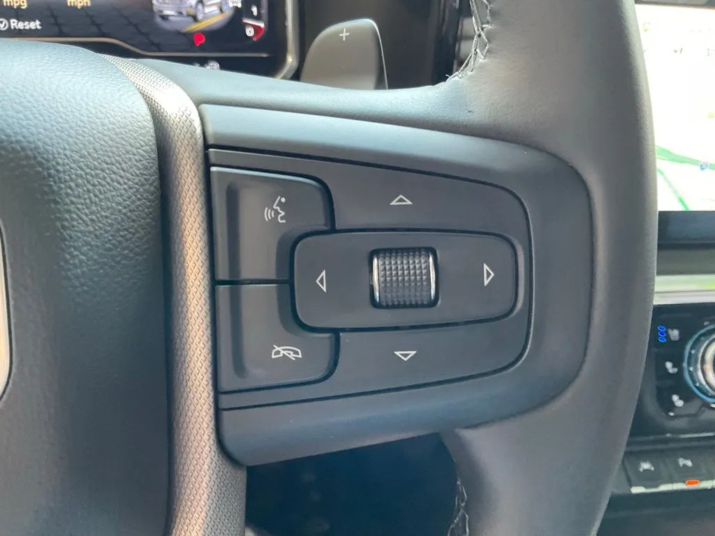 GMC Sierra photo 13