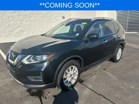 Black 2019 Nissan Rogue SV for sale in Kansas City, MO