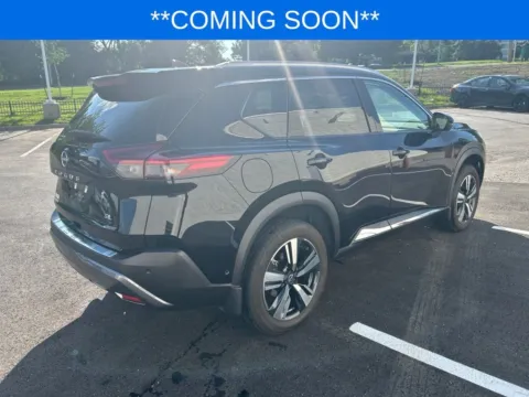 More photos of 2023 Nissan Rogue SL at Jay Wolfe Toyota, MO