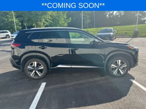 More photos of 2023 Nissan Rogue SL at Jay Wolfe Toyota, MO