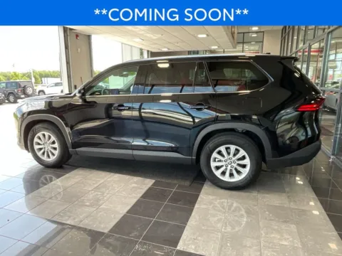More photos of 2025 Toyota Grand Highlander XLE at Jay Wolfe Toyota, MO