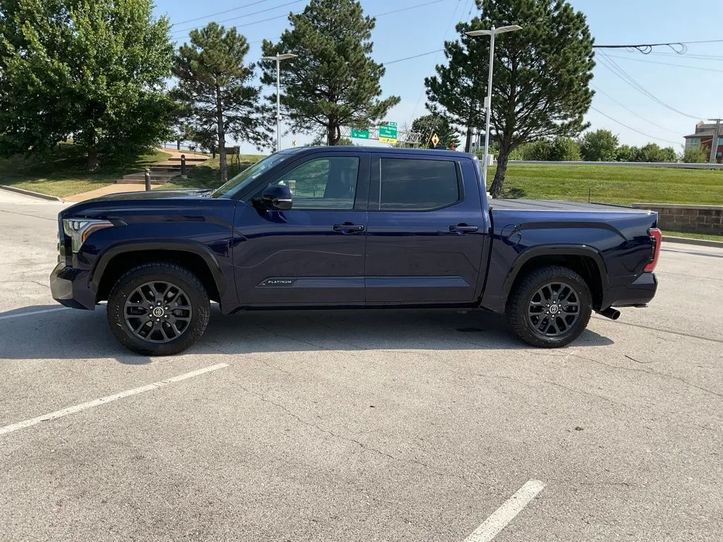 Toyota Tundra photo 3