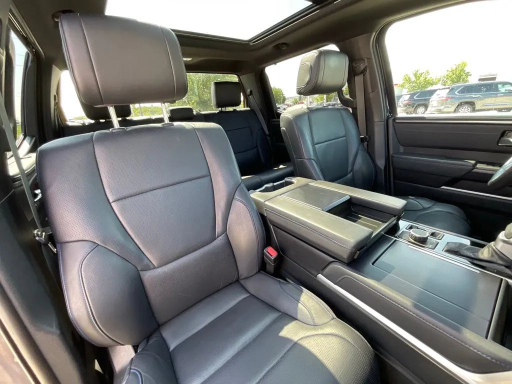 Toyota Tundra photo 19