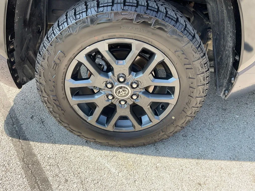 Toyota Tundra photo 7