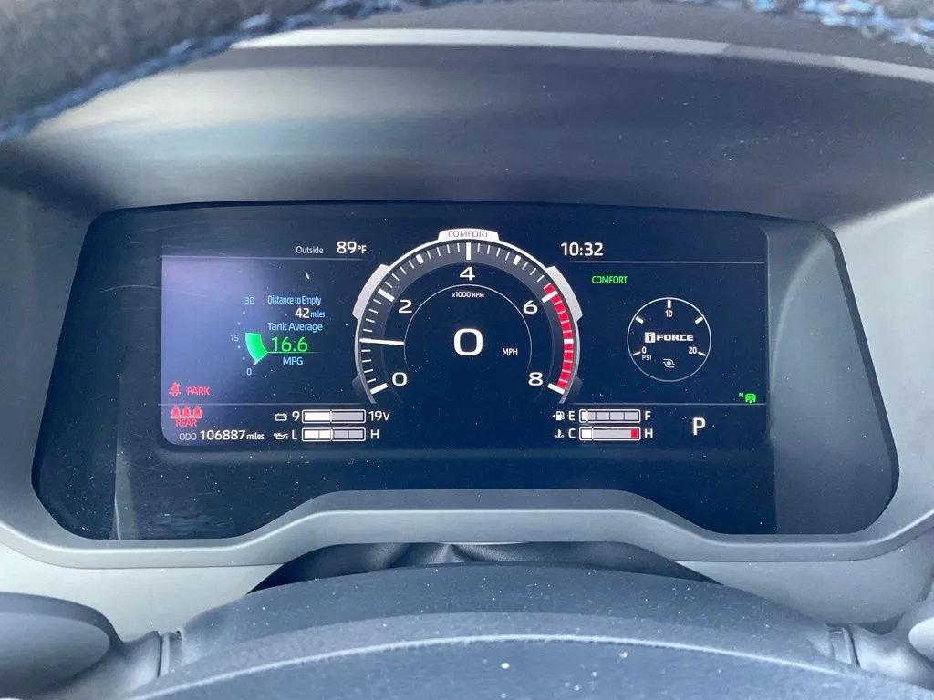 Toyota Tundra photo 14