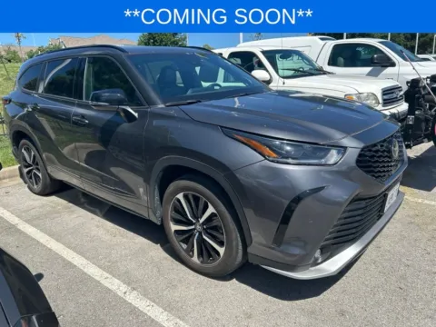 Gray 2023 Toyota Highlander XSE for sale in Kansas City, MO