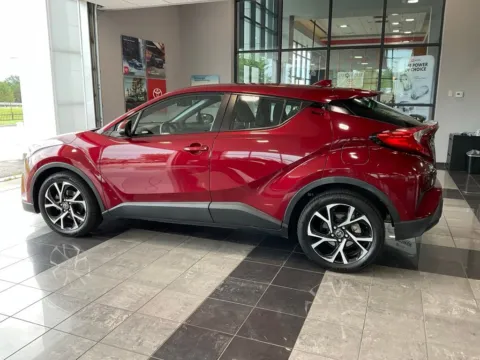 More photos of 2018 Toyota C-HR XLE at Jay Wolfe Toyota, MO