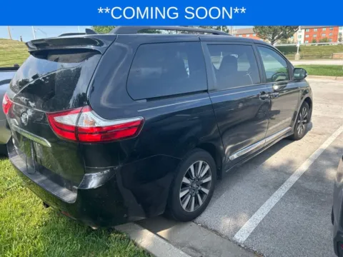 More photos of 2018 Toyota Sienna Limited Premium at Jay Wolfe Toyota, MO