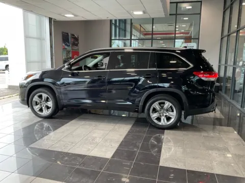 More photos of 2019 Toyota Highlander Limited at Jay Wolfe Toyota, MO
