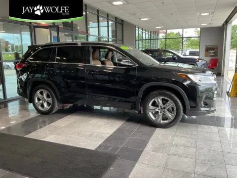 Black 2019 Toyota Highlander Limited for sale in Kansas City, MO