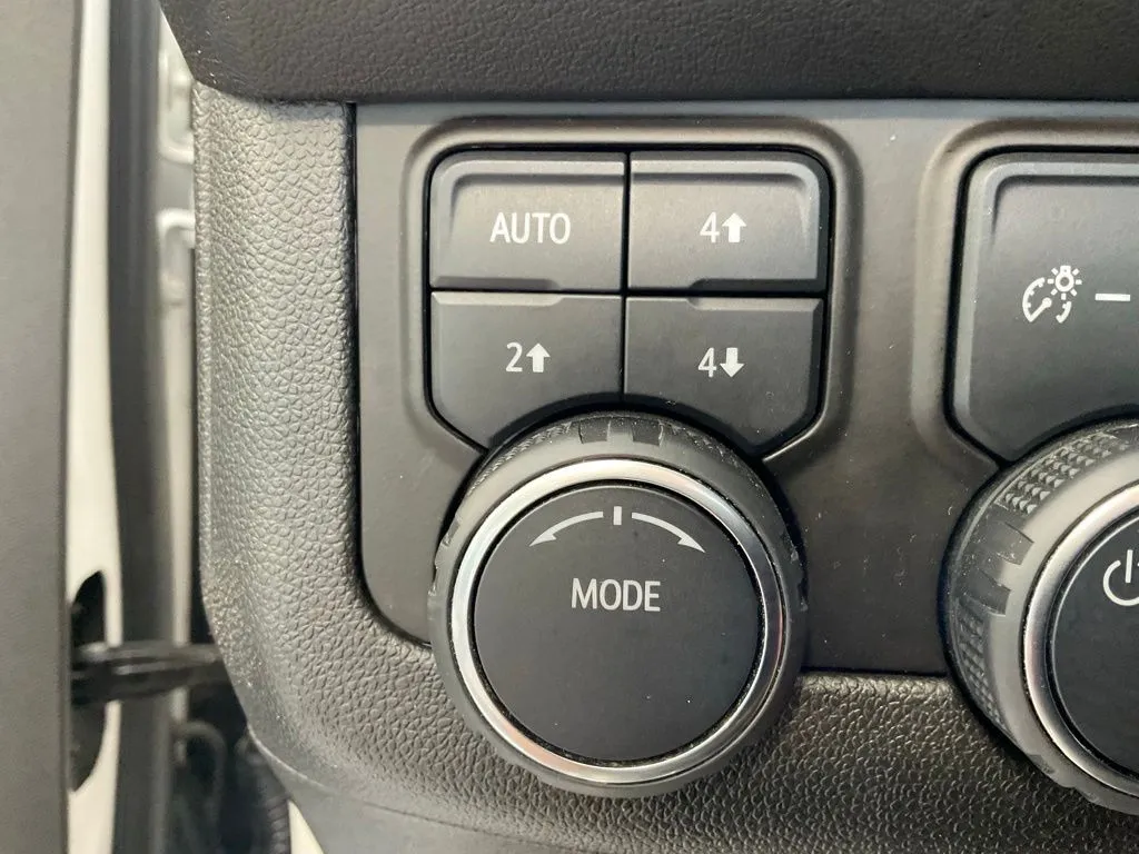 Chevrolet Tahoe photo 17