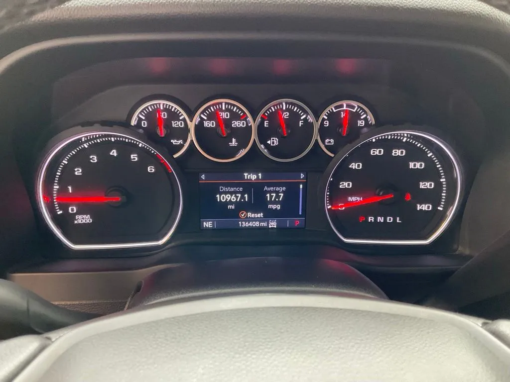 Chevrolet Silverado photo 14