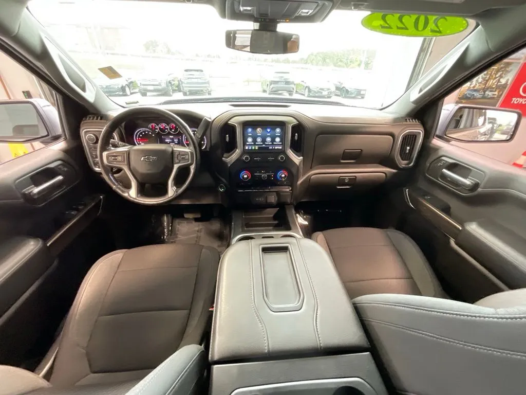 Chevrolet Silverado photo 8