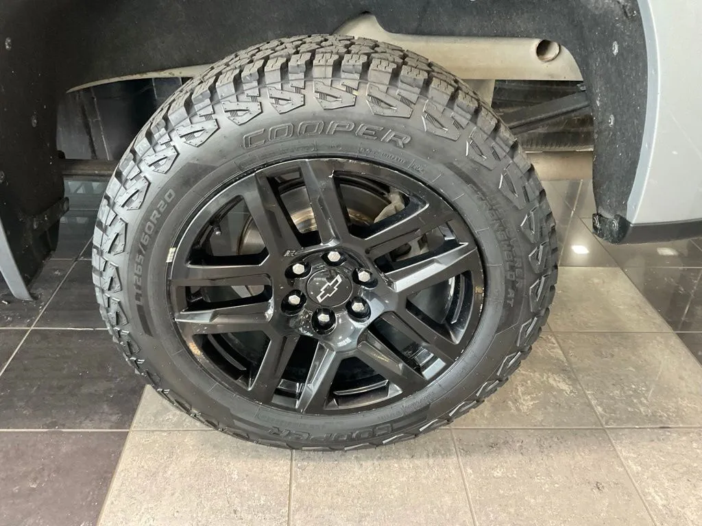 Chevrolet Silverado photo 7
