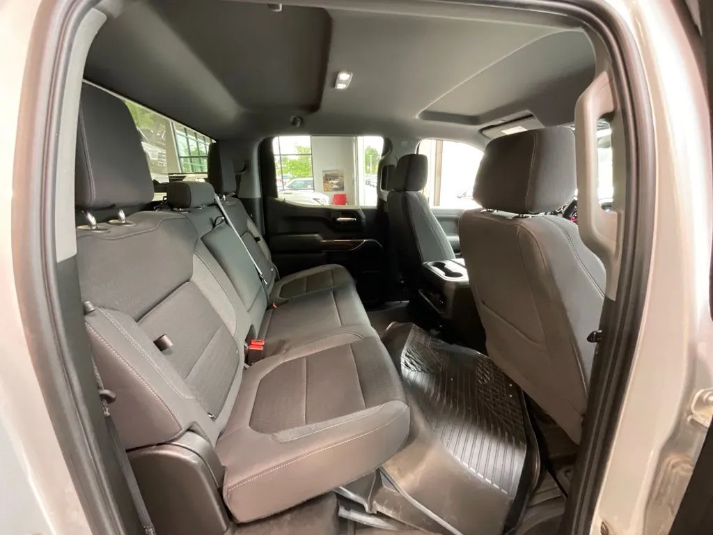 Chevrolet Silverado photo 20