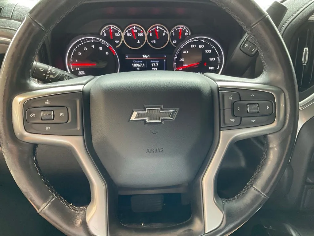 Chevrolet Silverado photo 11