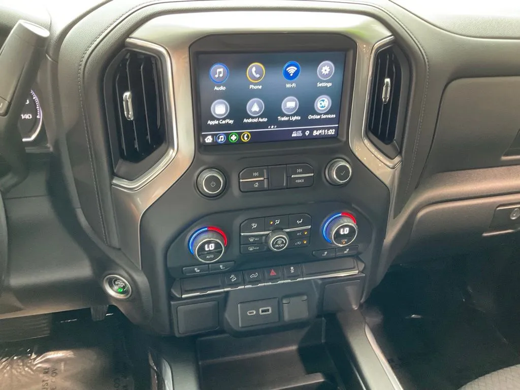 Chevrolet Silverado photo 15
