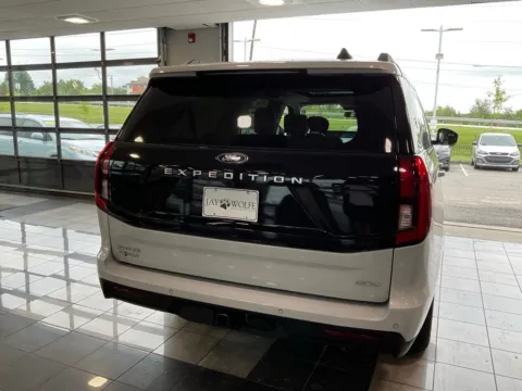 More photos of 2025 Ford Expedition Max Active at Jay Wolfe Toyota, MO