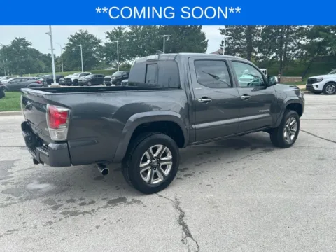 More photos of 2019 Toyota Tacoma Limited at Jay Wolfe Toyota, MO