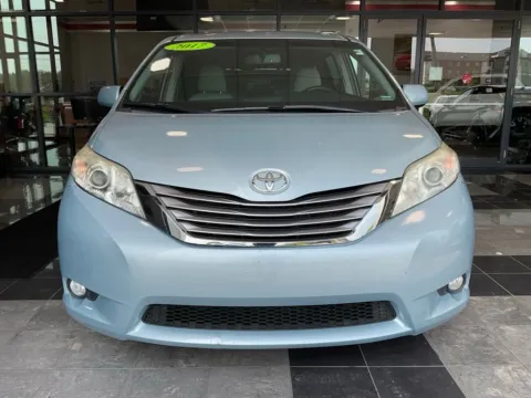 Photos of 2017 Toyota Sienna XLE Premium for sale in Kansas City, MO at Jay Wolfe Toyota